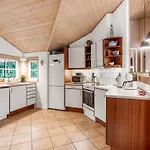 Ronna - 2-2km From The Sea By Interhome Nyaraló