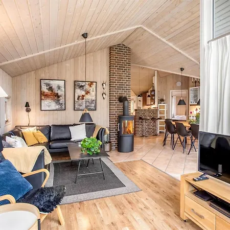 Vakantiehuis Ronna - 2-2km From The Sea By Interhome *