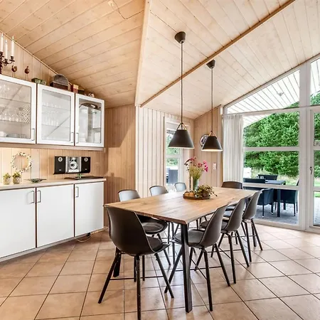 Casa vacanze Ronna - 2-2km From The Sea By Interhome